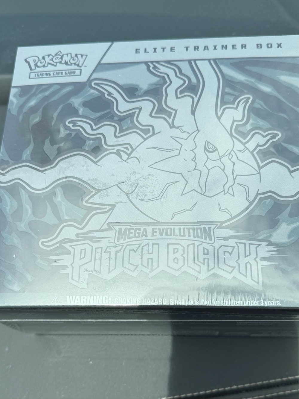 Pokémon Mega Evolution Pitch Black Elite Trainer Box -